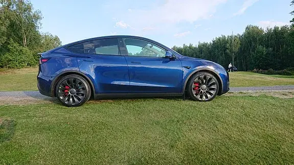 Tesla Model Y 2023 photo 3