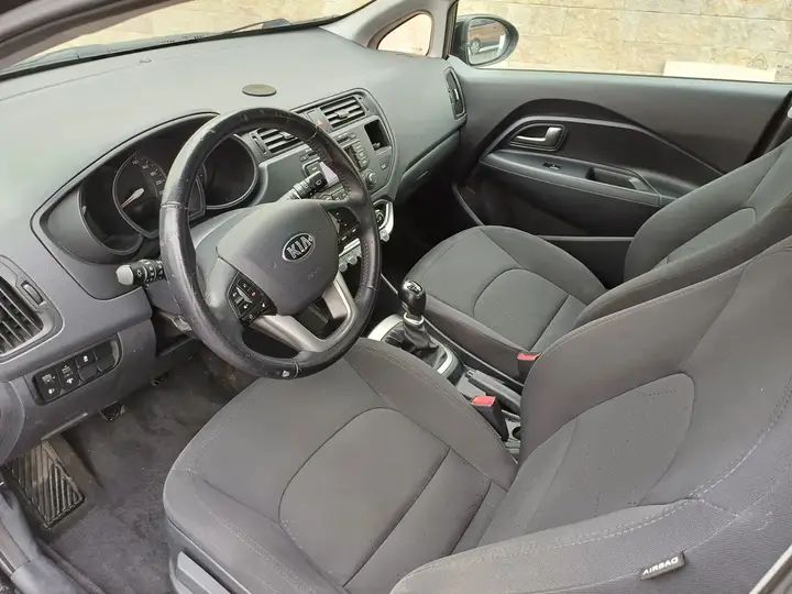 Kia Rio 2013 photo 2
