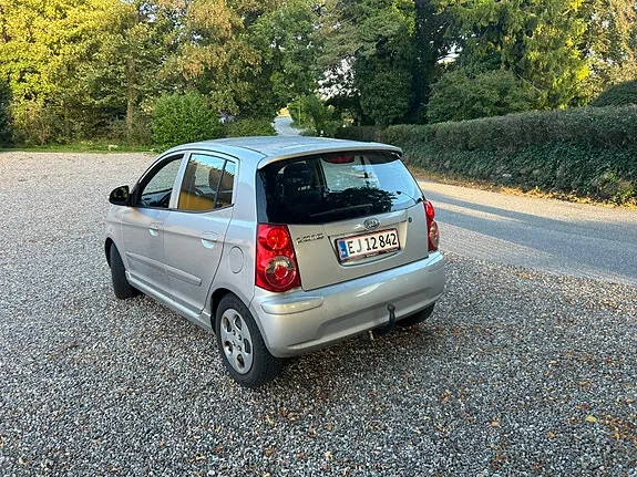 Kia Picanto 2008 photo 2