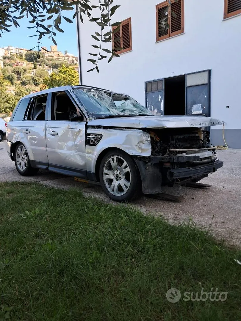 Land Rover Range Rover Sport 2012 photo 4