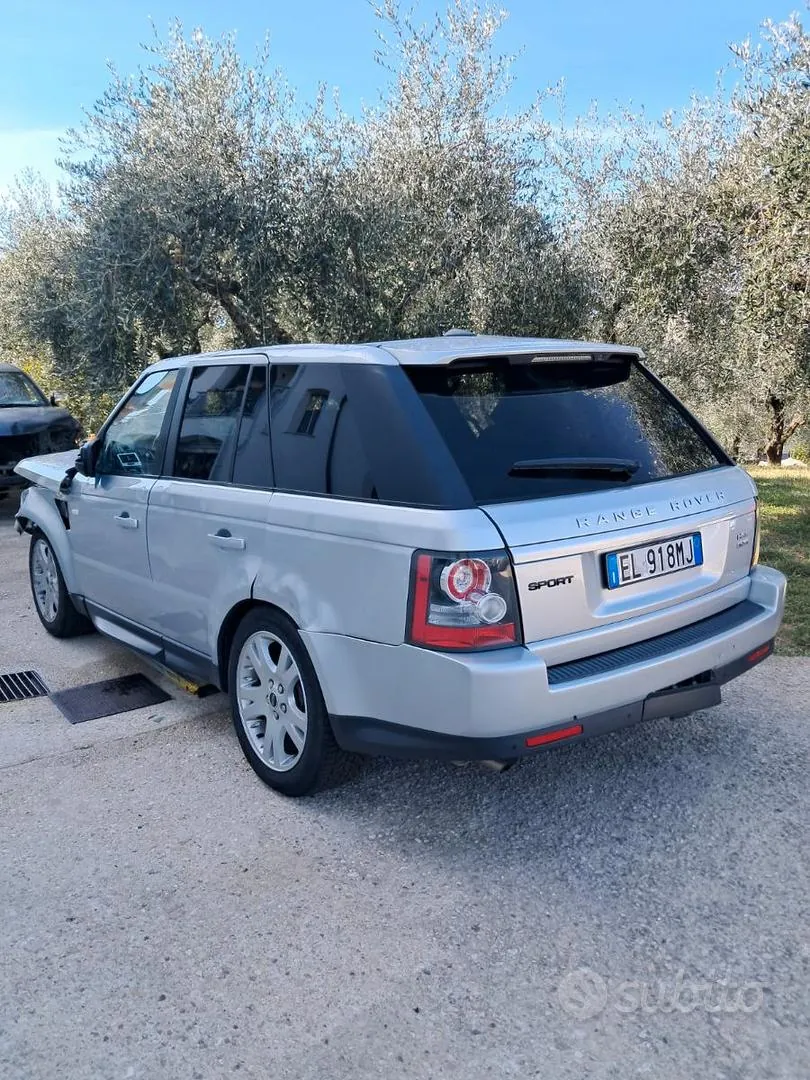 Land Rover Range Rover Sport 2012 photo 3