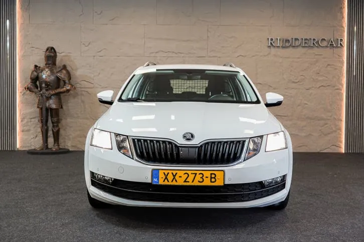 Skoda Octavia 2019 photo 2