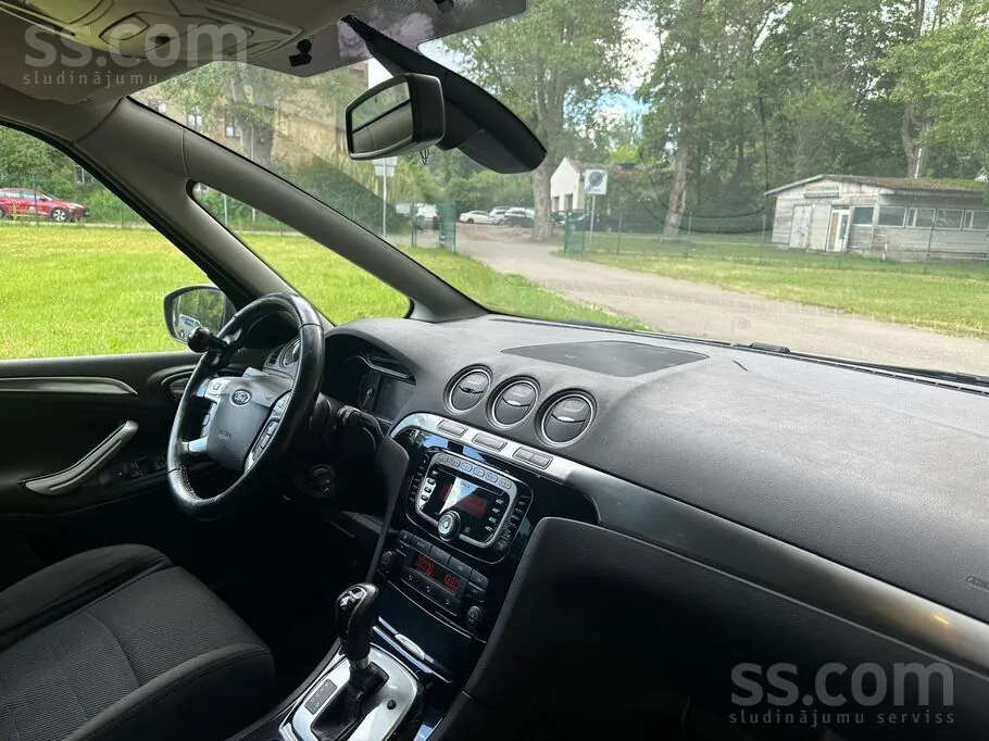 Ford S-Max 2013 photo 4