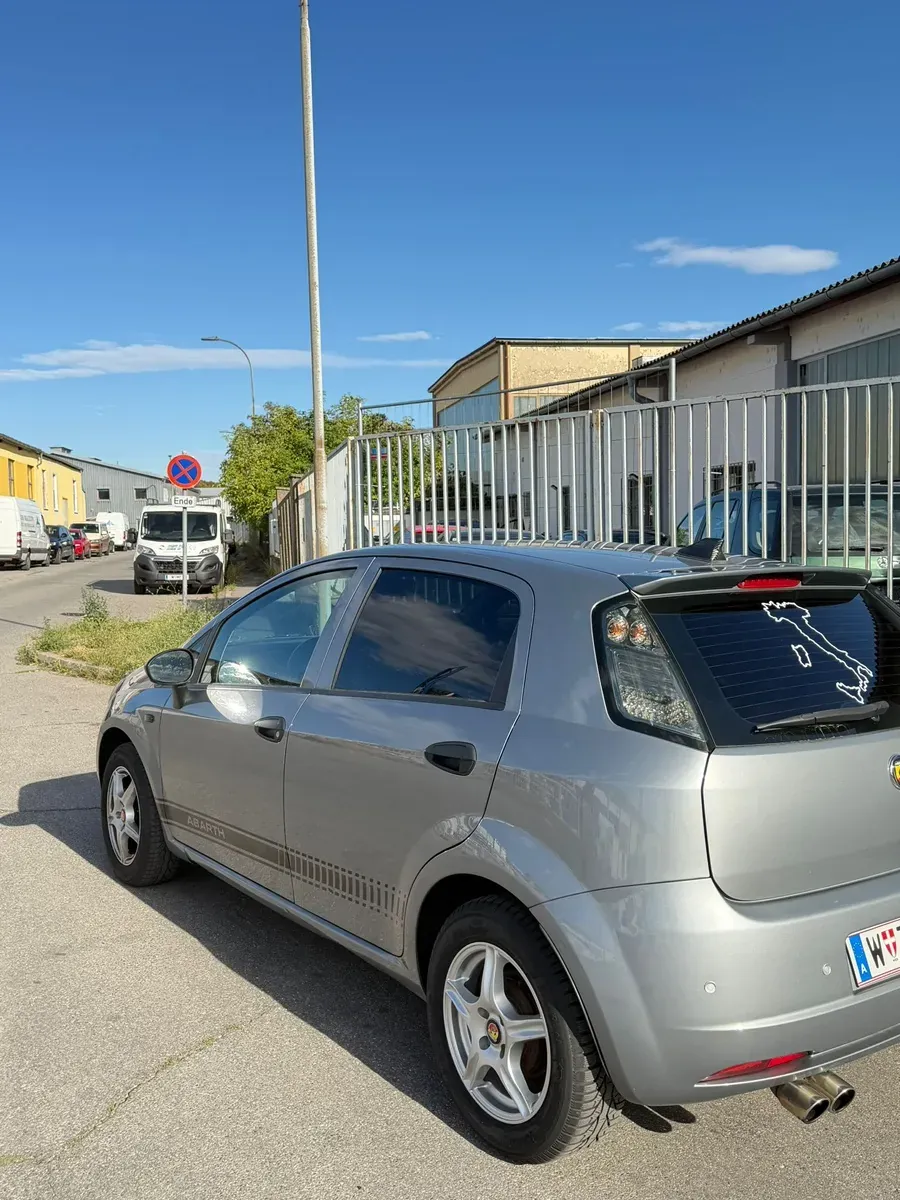 Fiat Punto 2009 photo 3