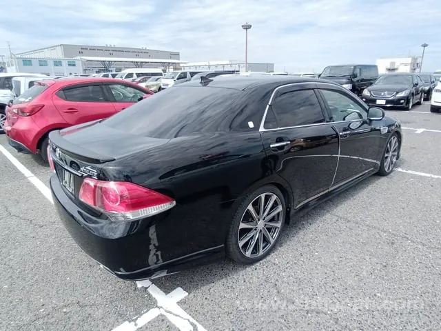 Toyota Crown 2012 photo 4