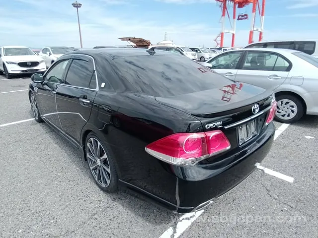 Toyota Crown 2012 photo 3