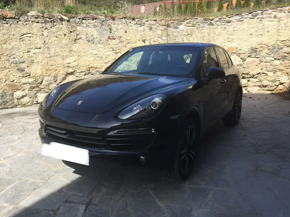 Porsche Cayenne 2013 photo 2