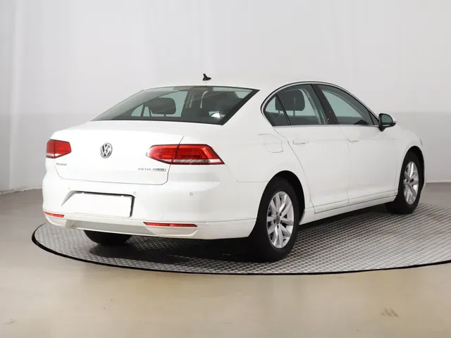 Volkswagen Passat 2015 photo 4