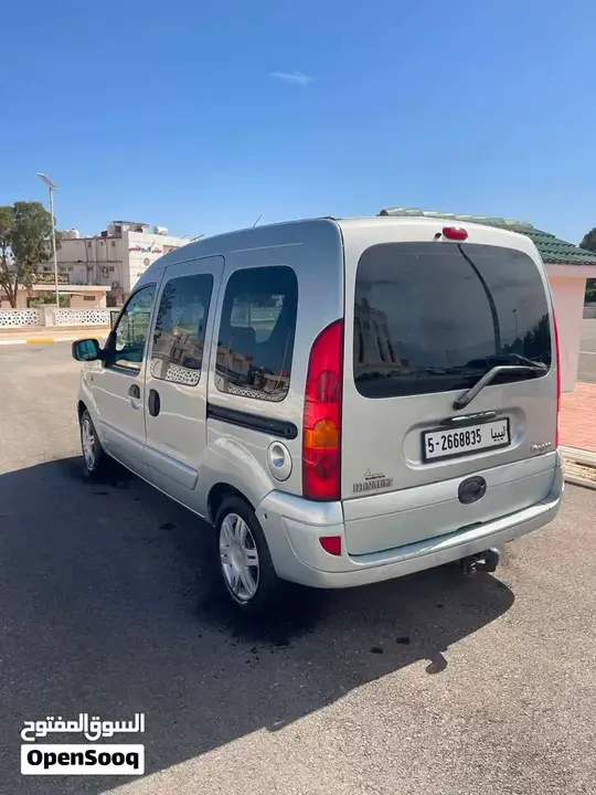Renault Express 2010 photo 3