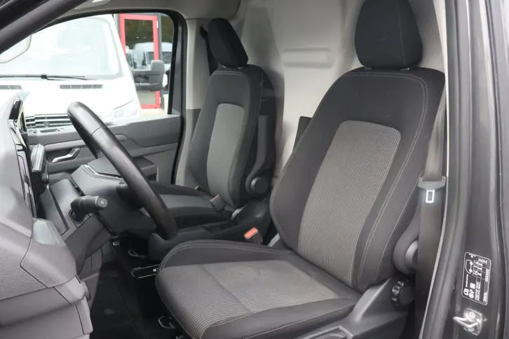 Volkswagen Transporter 2024 photo 3