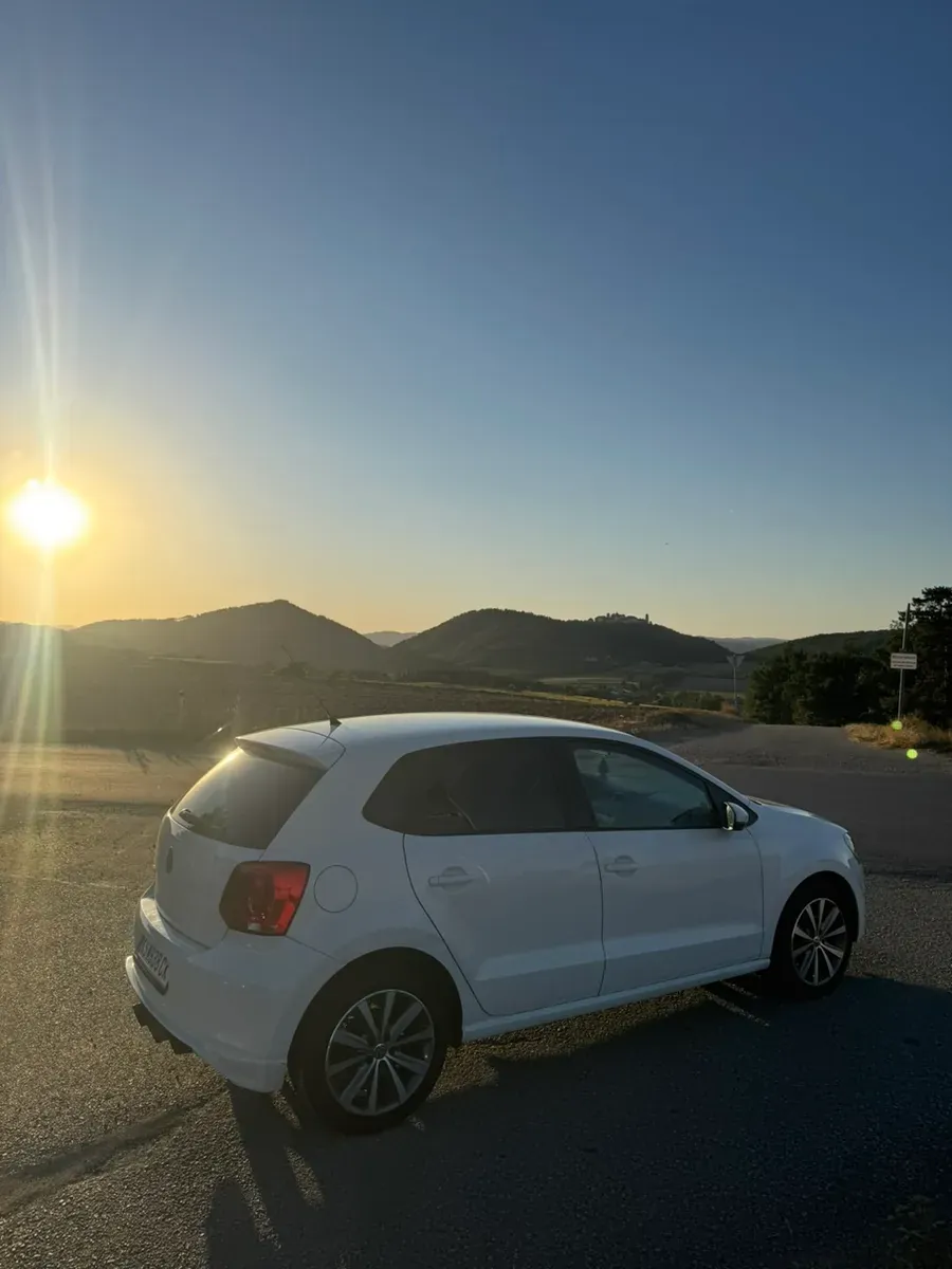 Volkswagen Polo 2013 photo 2