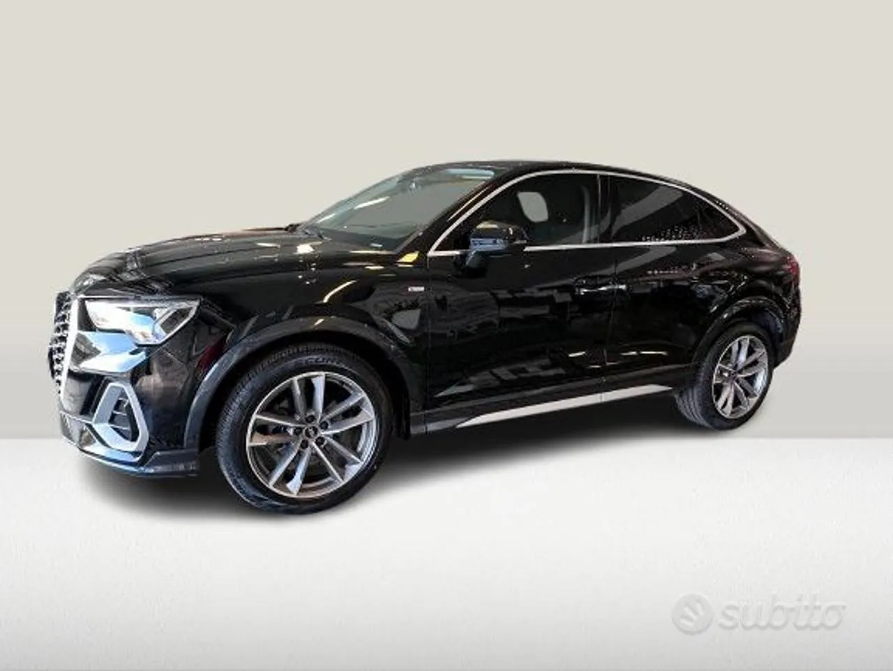 Audi Q3 2022 photo 2