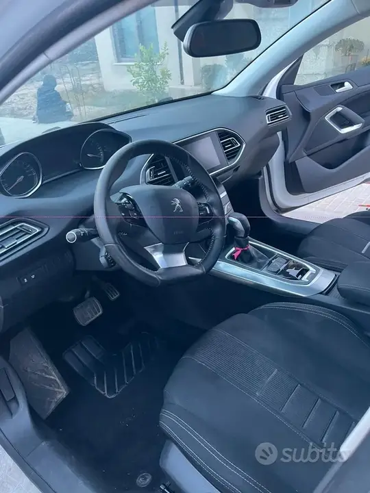 Peugeot 308 2014 photo 4