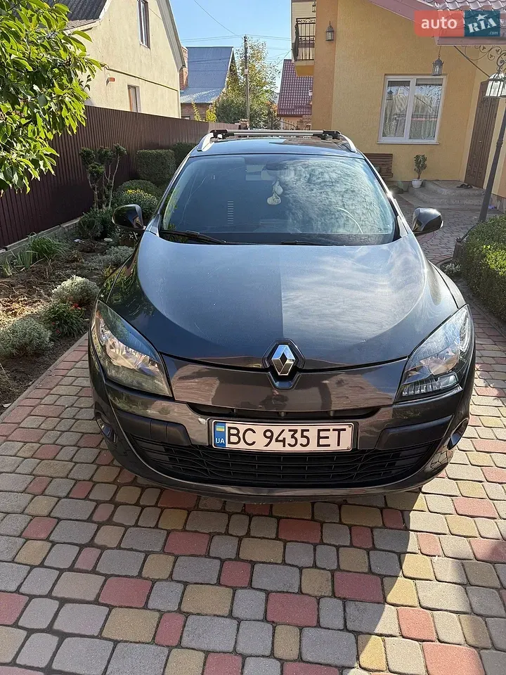 Renault Megane 2011 photo 2