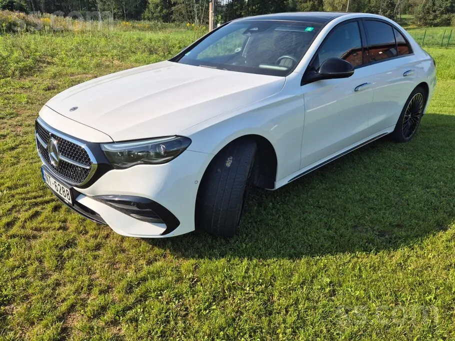 Mercedes-Benz E220 2024 photo 4