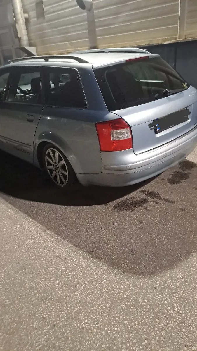 Audi A4 2001 photo 2