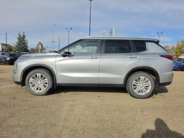 Mitsubishi Outlander 2024 photo 3