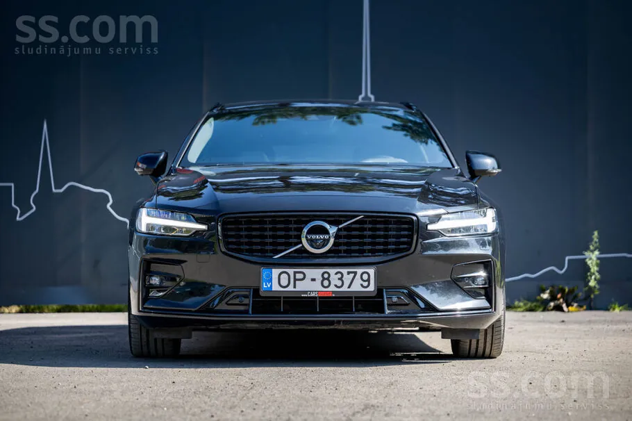 Volvo V60 2021 photo 2