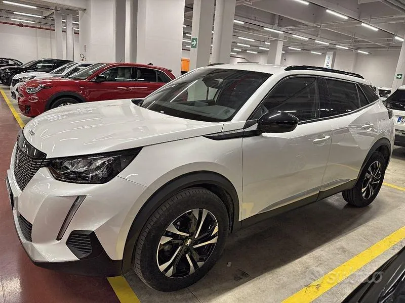Peugeot 2008 2023 photo 2