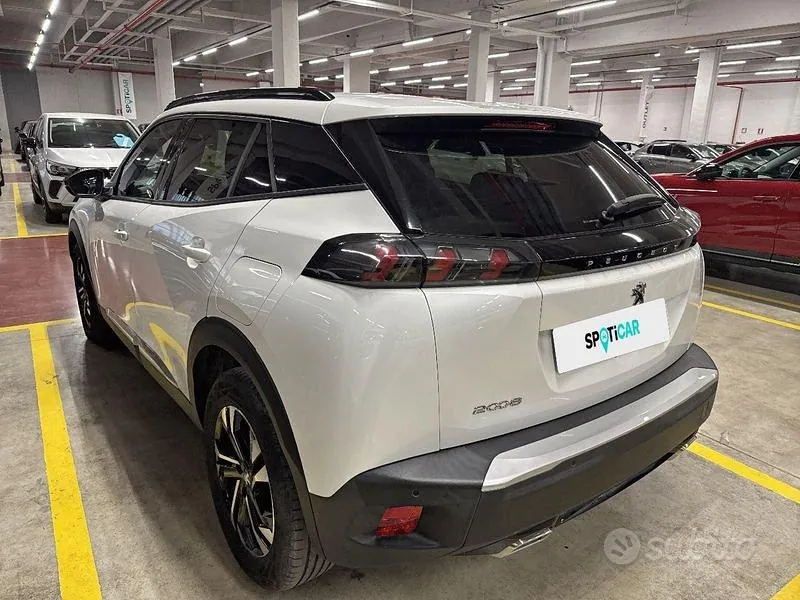 Peugeot 2008 2023 photo 3