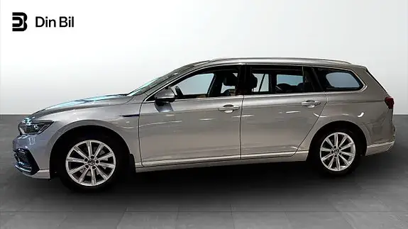 Volkswagen Passat 2021 photo 2
