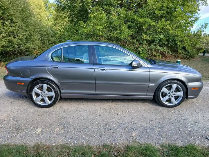 Jaguar X-Type 2009 photo 2