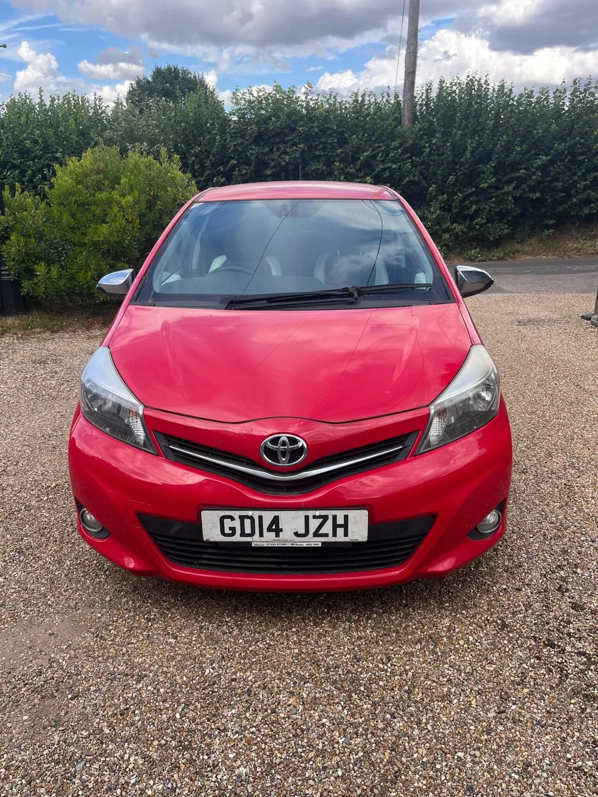 Toyota Yaris 2014 photo 2