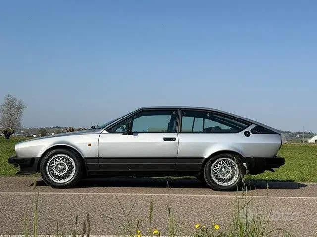 Alfa Romeo Alfetta Gtv 1983 photo 2