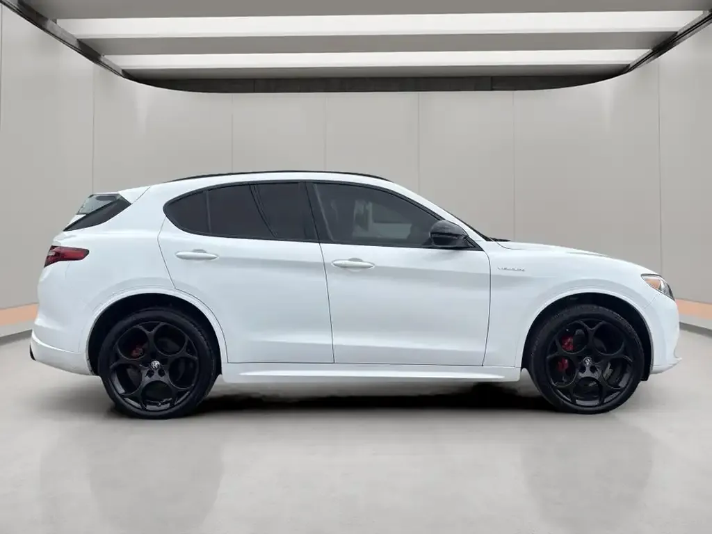 Alfa Romeo Stelvio 2023 photo 3