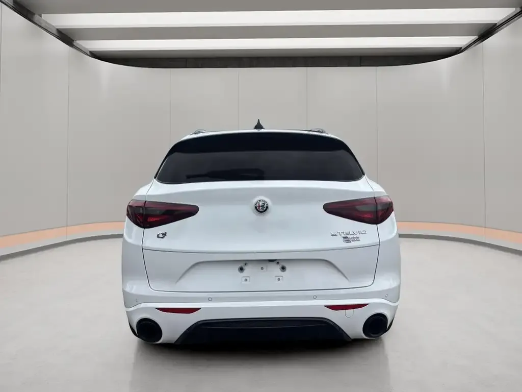 Alfa Romeo Stelvio 2023 photo 4