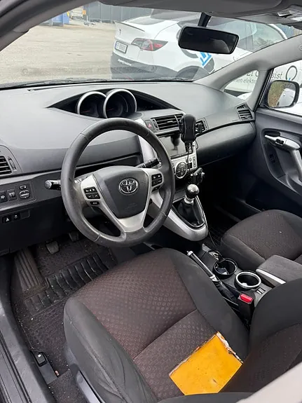 Toyota Verso 2010 photo 4