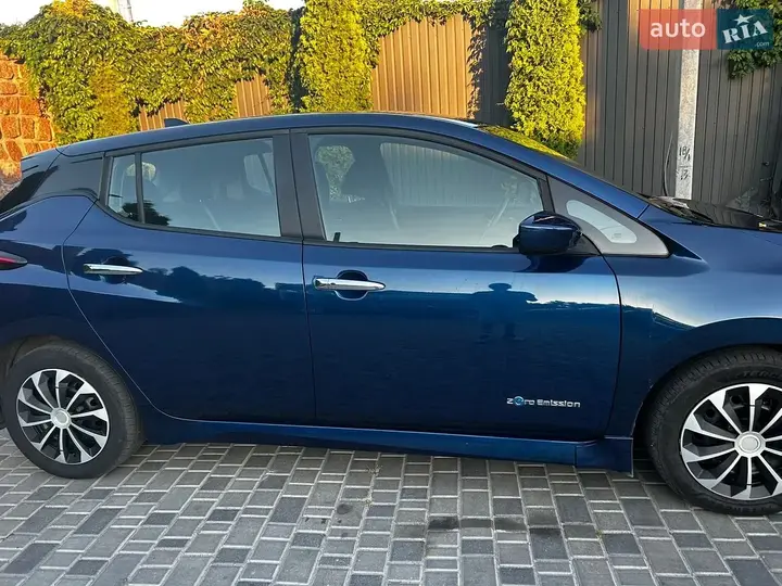 Nissan Leaf 2018 photo 5