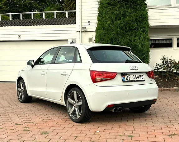 Audi A1 2014 photo 2