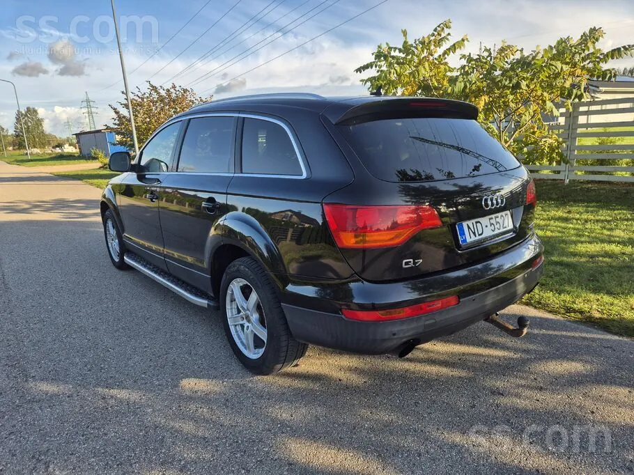 Audi Q7 2006 photo 2