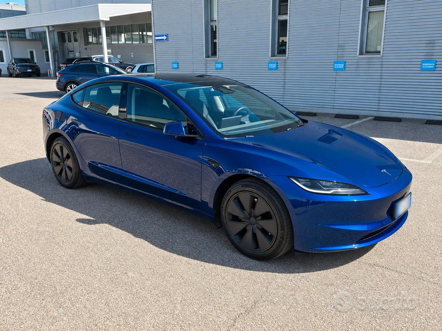 Tesla Model 3 2023 photo 3