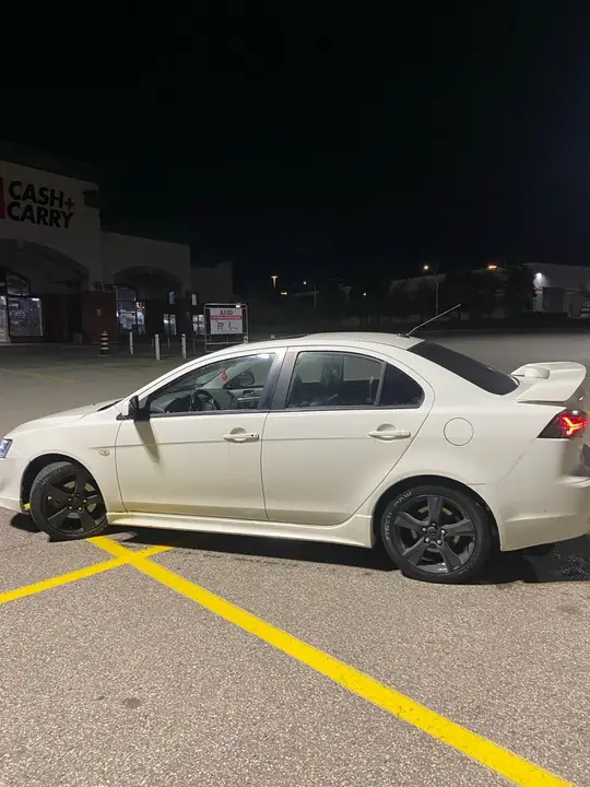 Mitsubishi Lancer 2011 photo 2
