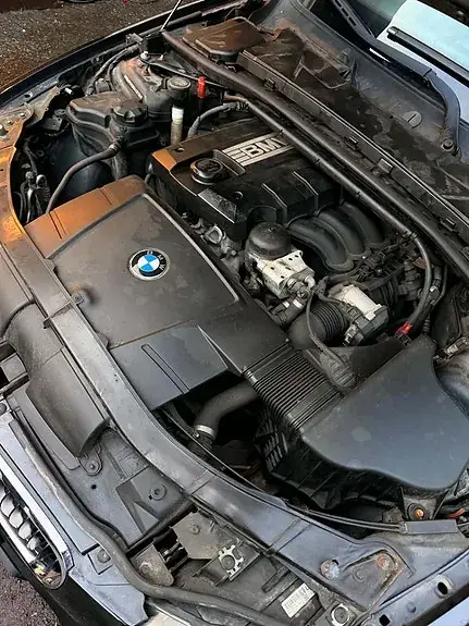 BMW 318I 2010 photo 5