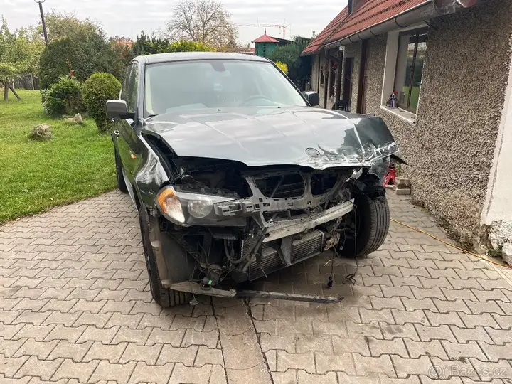 BMW X3 2004 photo 2