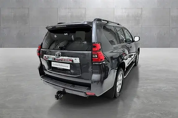 Toyota Land Cruiser 2023 photo 5