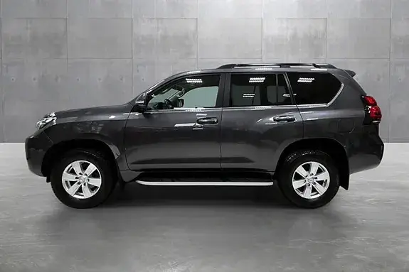 Toyota Land Cruiser 2023 photo 2