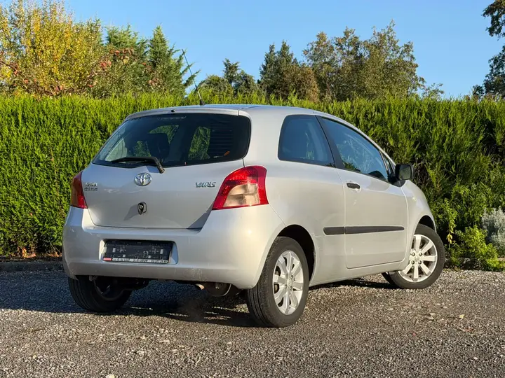 Toyota Yaris 2006 photo 3
