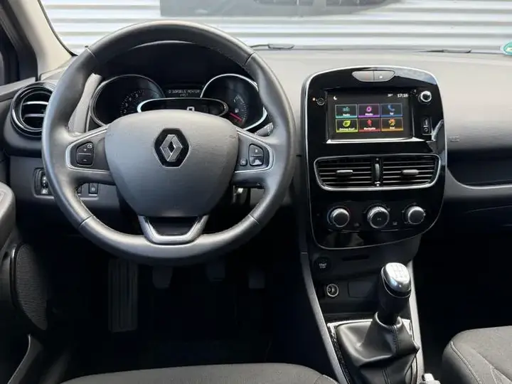 Renault Clio 2019 photo 2