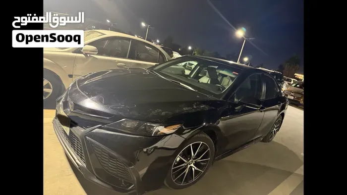 Toyota Camry 2022 photo 3