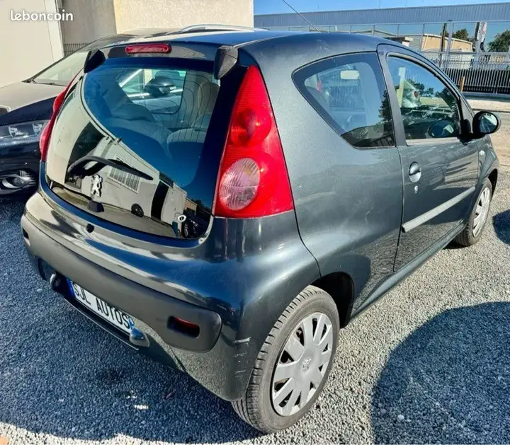 Peugeot 107 2008 photo 4