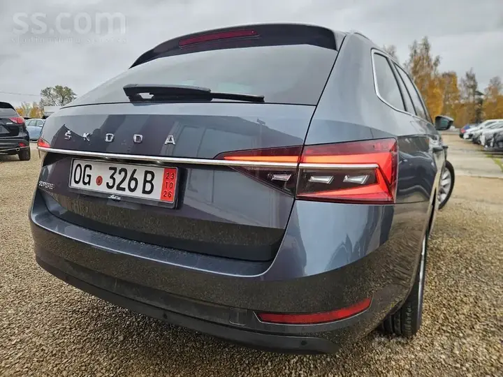 Skoda Superb 2021 photo 4