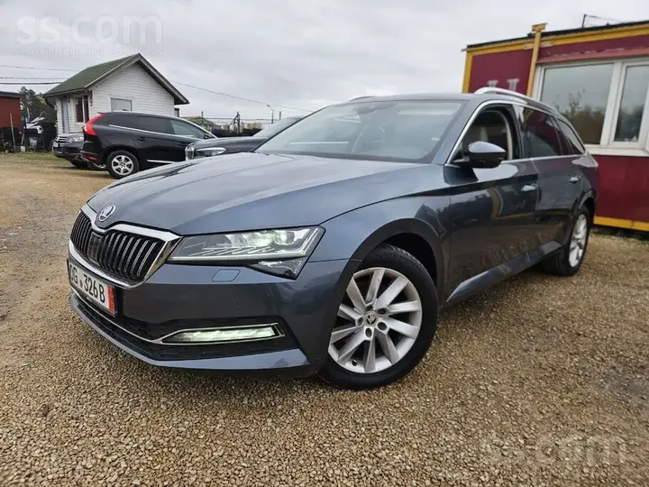 Skoda Superb 2021 photo 2
