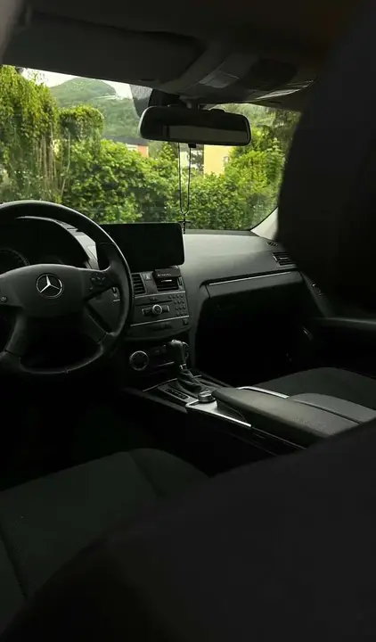 Mercedes-Benz C-Class 2010 photo 2