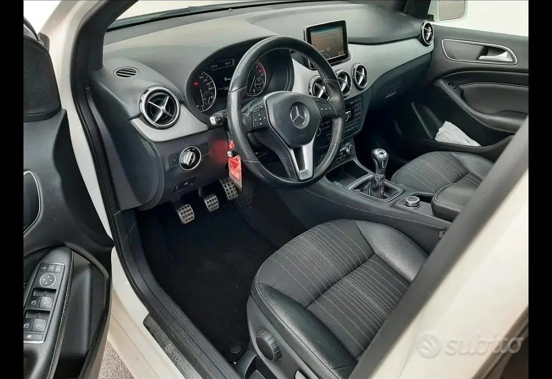 Mercedes-Benz B-Class 2012 photo 5