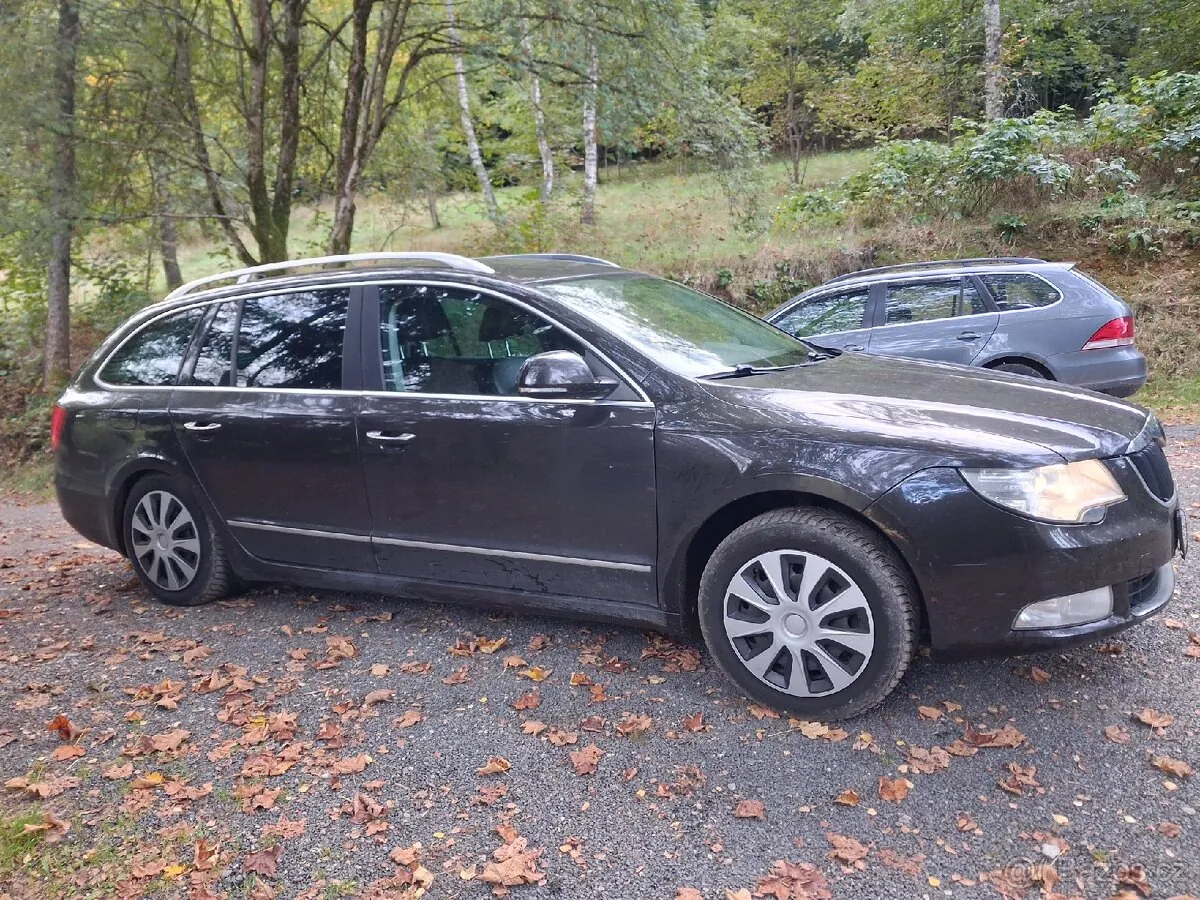 Skoda Superb 2012 photo 2