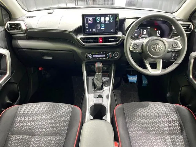 Toyota Riz Z 2025 photo 2